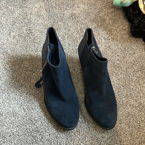 Vionic Anne Leather Zip Booties - Picture 2 of 11